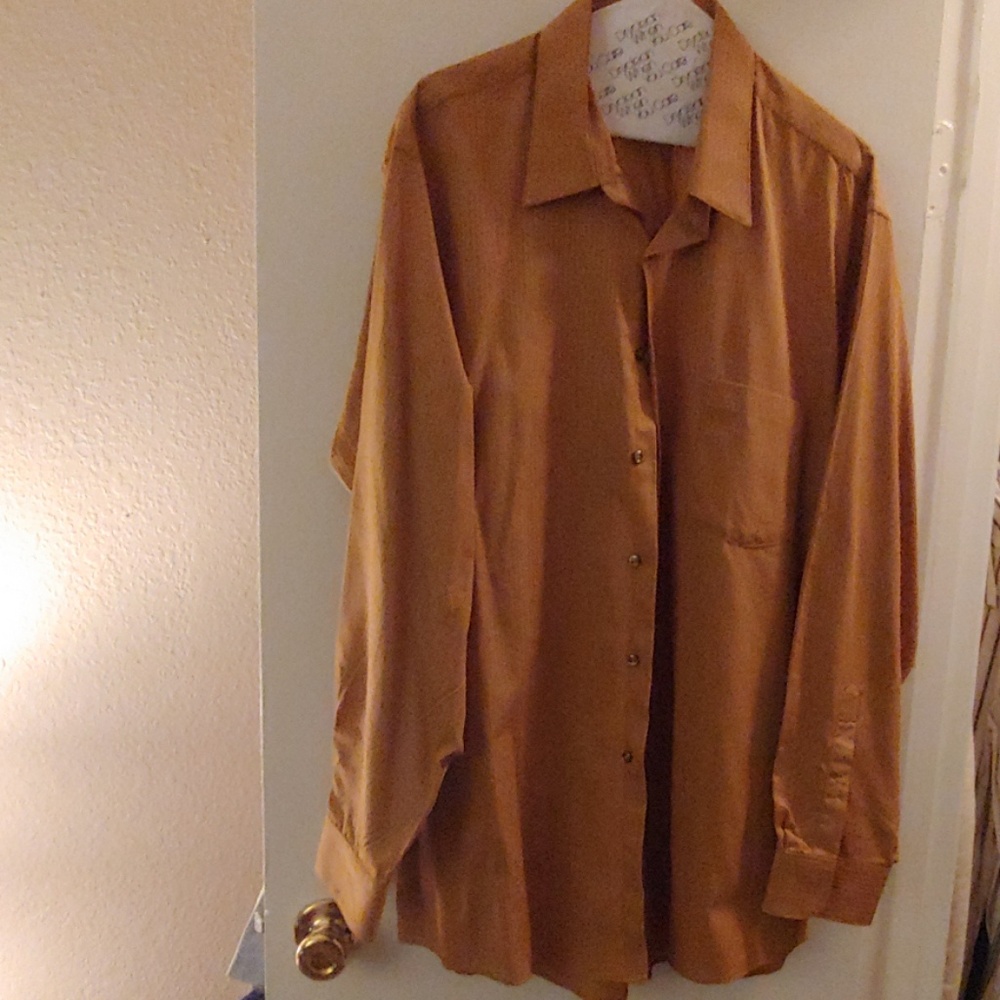Van Heusen Men's dress shirt